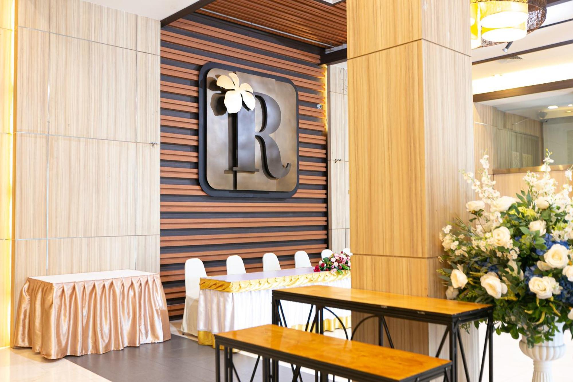 Grand Ratchapruek Hotel Pak Kret Exterior photo
