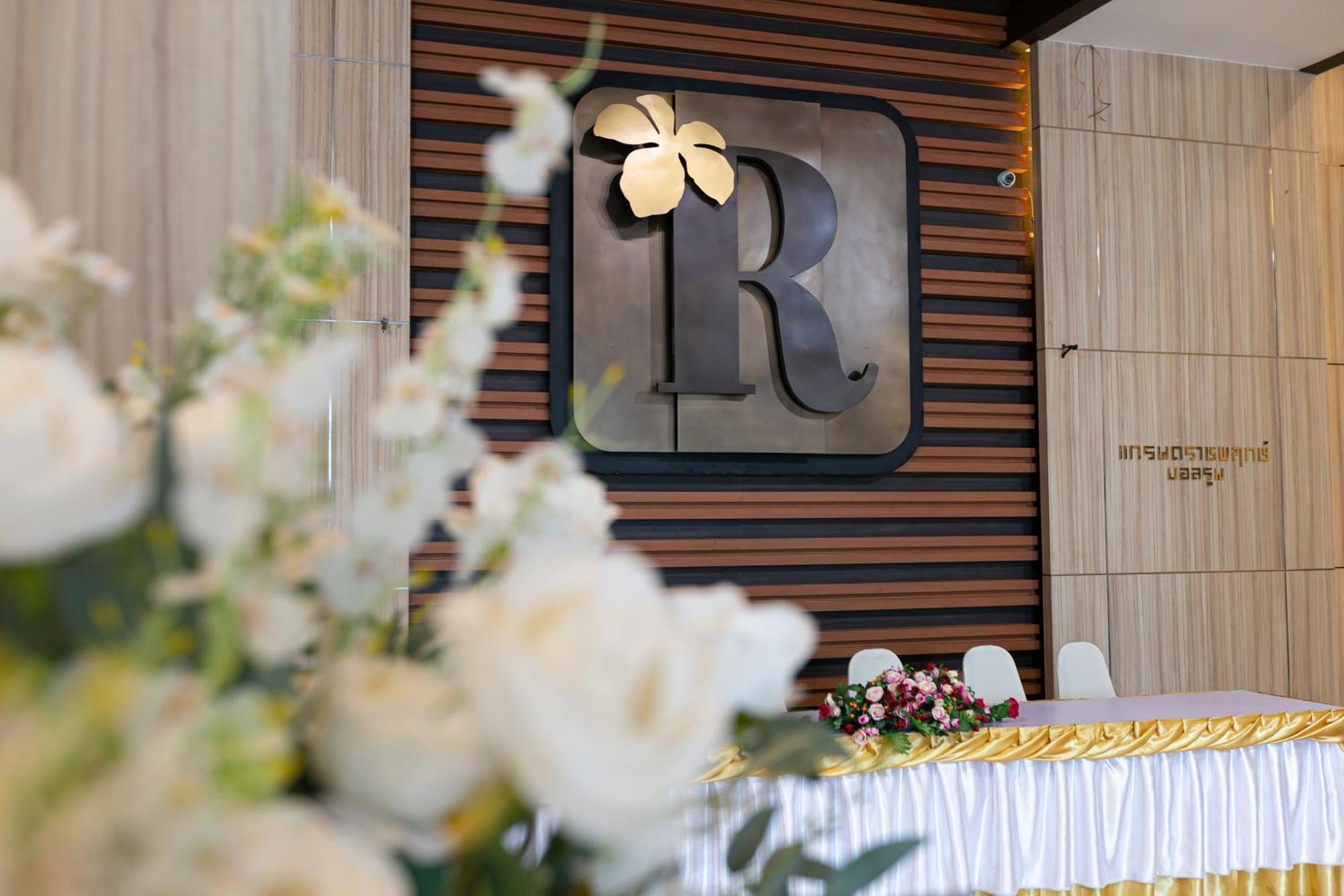Grand Ratchapruek Hotel Pak Kret Exterior photo
